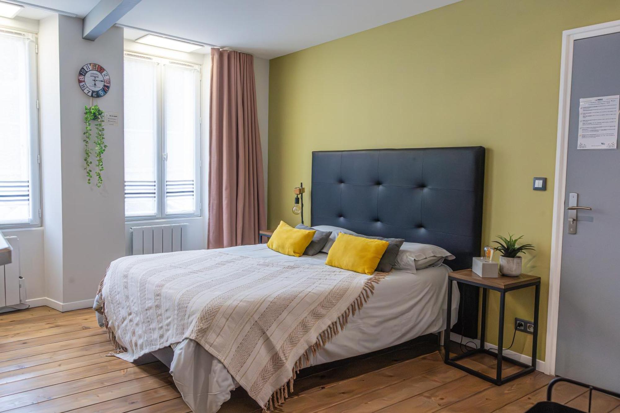 Studio 86 - Climatisation & Proche Centre-Ville- 2 Personnes - Bnb Еперне Екстериор снимка